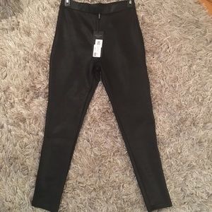 Pull-On Faux Lizard Skinny Black Pants 👖- Small